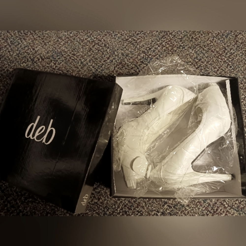 Womens DEB white peeptoe heels size 8.5